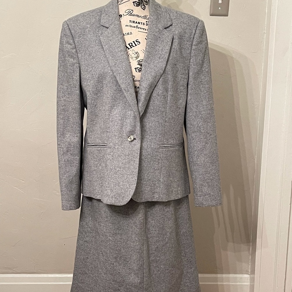 Vintage A Patrick Shea Creation tweed gray skirt suit